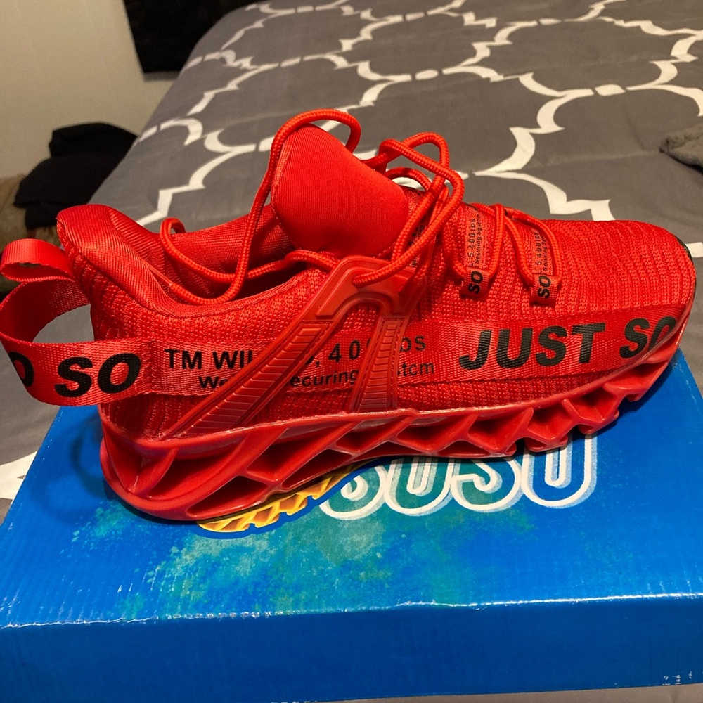 Size 8 - Picture 2 of 3